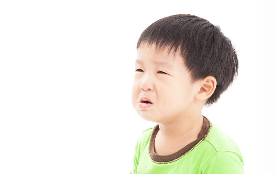 자다가 갑자기 우는 아이 야경증 치료방법